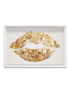 Oliver Gal Hatcher & Ethan Framed Kiss Print